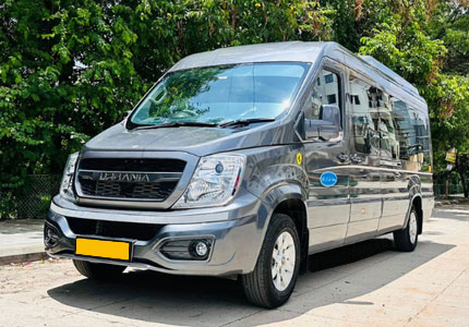 12 Seater Urbania Traveller