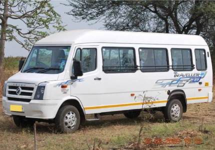 17 Seater Tempo Traveller