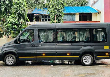 17 Seater Urbania Traveller