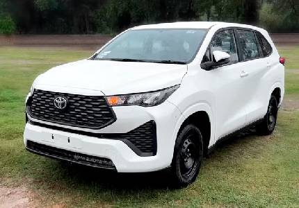 Innova Hycross